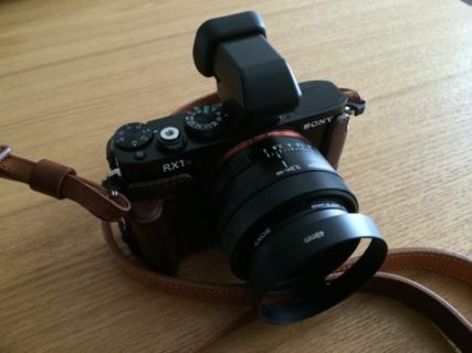 RX1R用電子ビューファインダーFDA-EV1MKレビュー