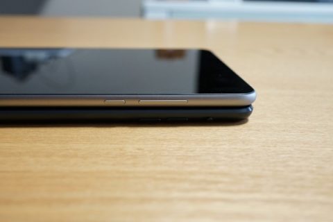 Xiaomi MiPad2 レビュー　iPad miniとの厚みの比較