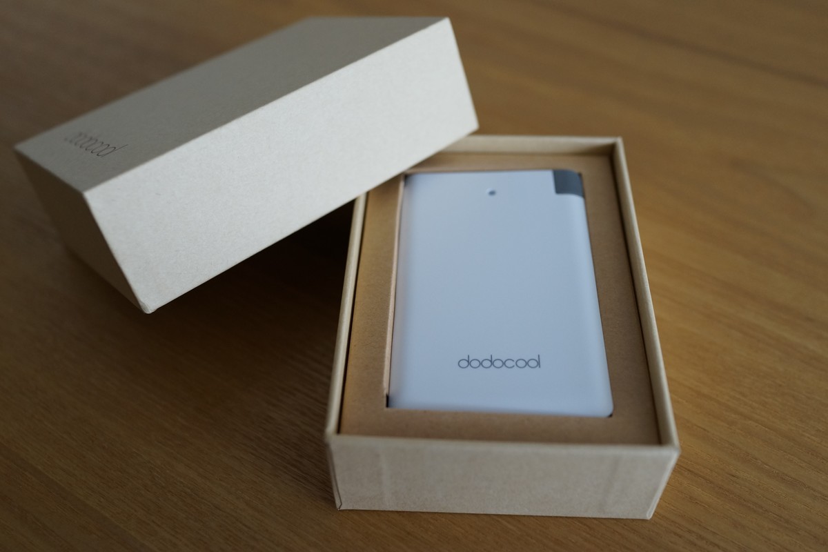 dodocool 2500mAh モバイルバッテリーレビュー　梱包化粧箱の写真