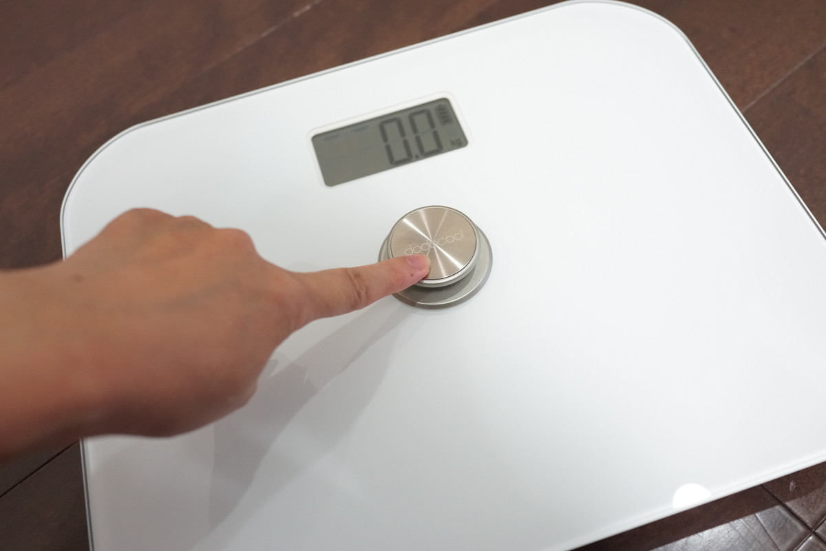 電池不要 dodocoolの自家発電する体重計が面白い 充電方法参考画像