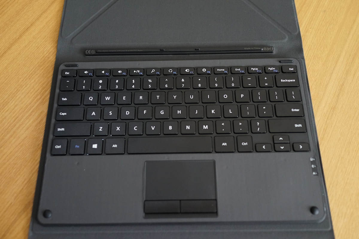 EC Technology Surface タッチパッド付き Bluetoothキーボード　Windows用