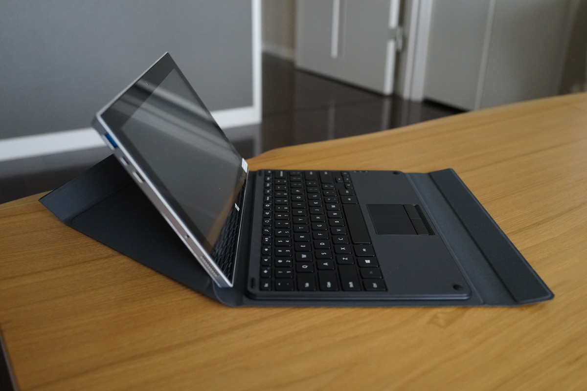 EC Technology Surface タッチパッド付き Bluetoothキーボード　Windows用