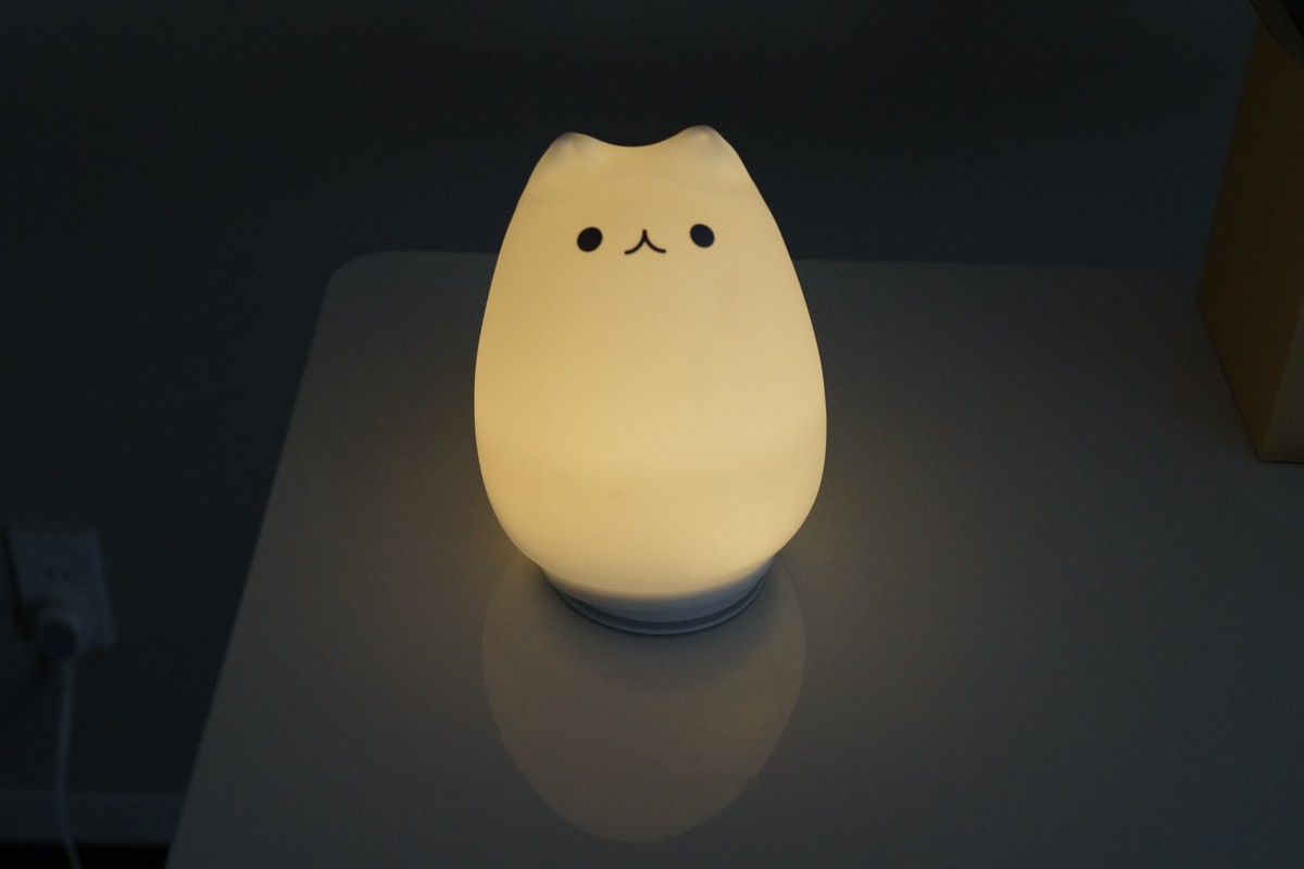 萌えニャンコ呼吸ランプ Znt Led デスクライト ベッドランプ 猫ランプ改良版 ガジェットフリーク
