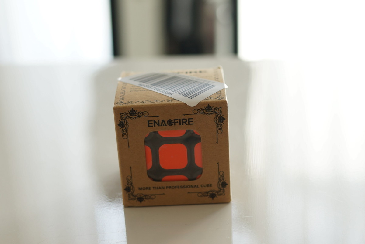 EnacFire 競技専用スピードキューブ レビュー　梱包の外観