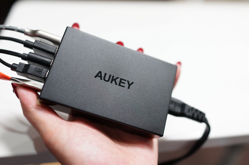 AUKEY USB5ポート充電器レビュー Quick Charge 3.0対応！　外観参考写真