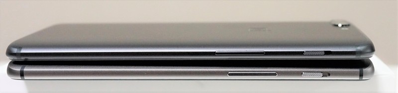 OnePlus 5 実機レビュー　　OnePlus 5 と OnePlus 3Tの外観の違い　側面の画像