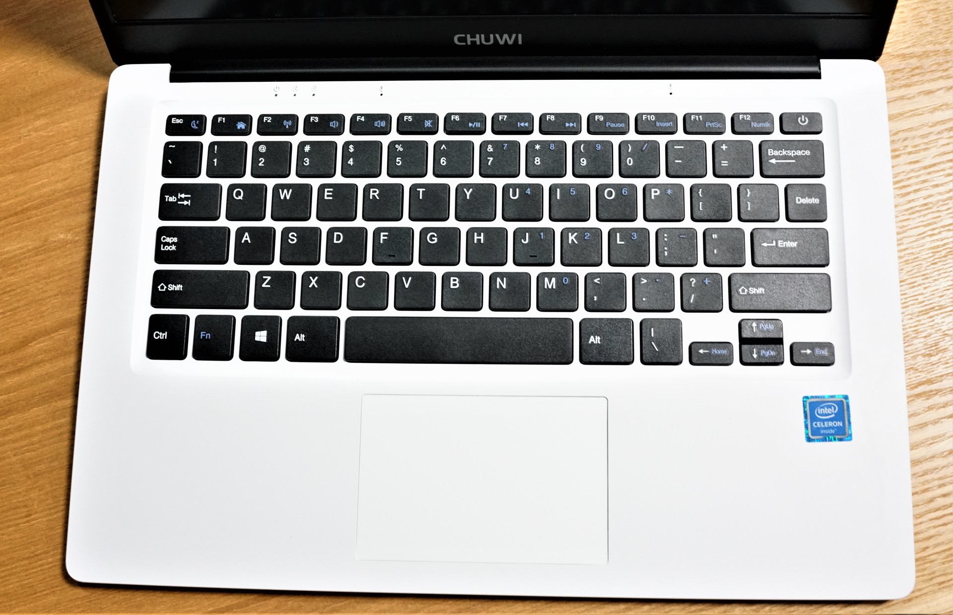 CHUWI LapBook 14.1 の実機レビュー
