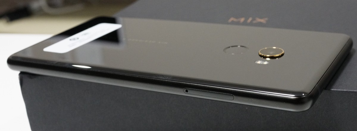 Xiaomi mi mix 2 レビュー　SIMトレイの説明