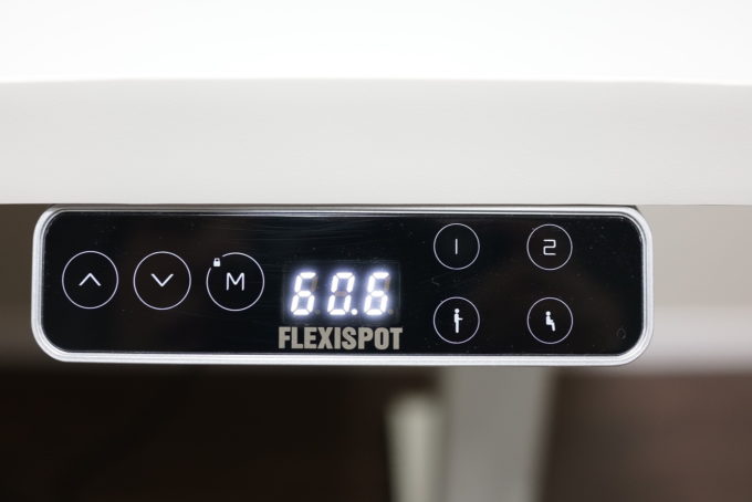 FLEXISPOTの電動式昇降デスクレビュー　