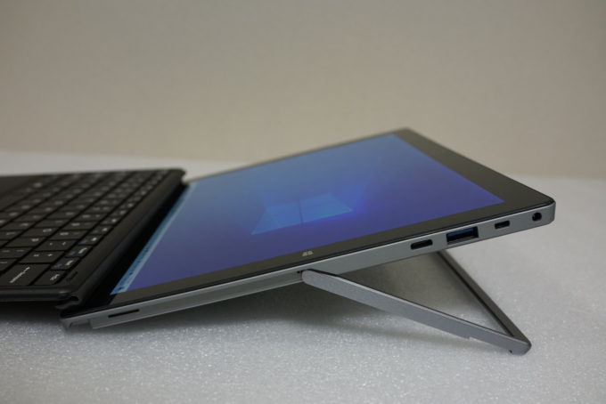 CHUWI UBook X レビュー　ポートの説明